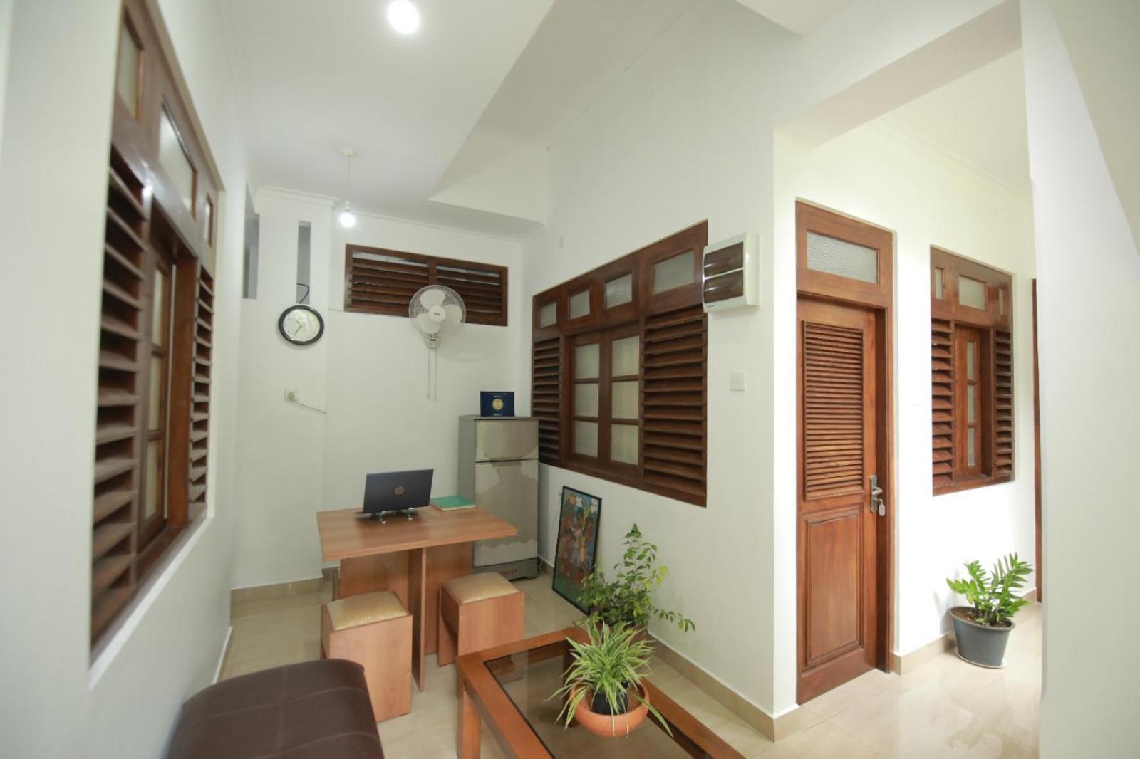 Renuka Inn Канди Екстериор снимка