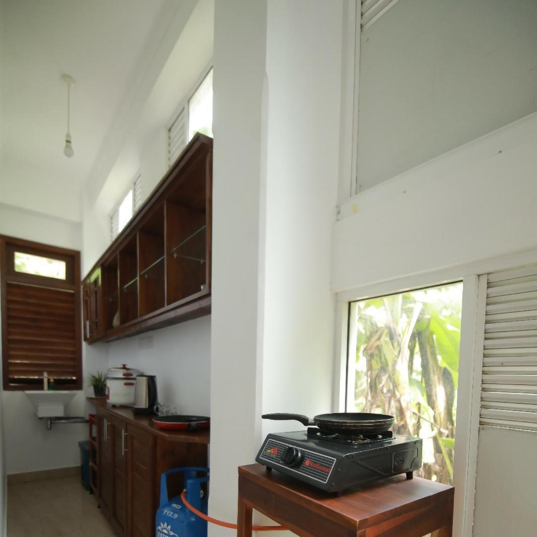Renuka Inn Канди Екстериор снимка