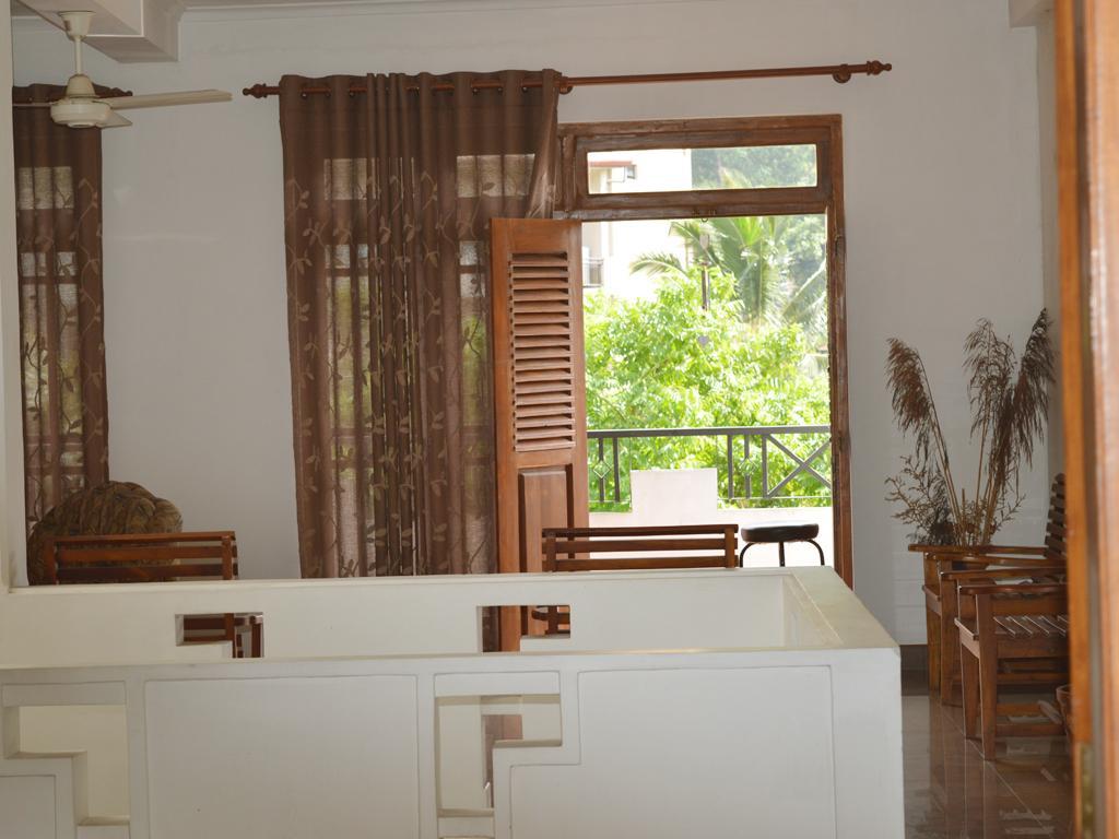 Renuka Inn Канди Екстериор снимка